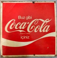 BUZ GİBİ COCA COLA İÇİNİZ REKLAM TABELASI KARE FORMDA TENEKE BAKKAL BÜFE DUVARINA VEYA SOUTUCU DOLABA TAKILAN