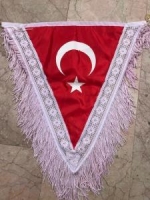 HER İKİ TARAFIDA TÜRKİYE BAYRAK KENARLAR PÜSKÜLLÜ ÜÇGEN MODEL