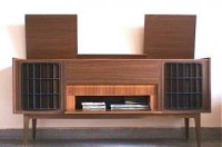 GRUNDIG ROSSINI AUDIOPRISMA 6 STEREO KARBON HOPERLER SİSTEMLİ MÜZİK SETİ RADYO PİKAP 1973