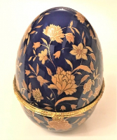 OUTIROR KOBALT VE ALTIN  EL İŞLEME CİCEKLER  PORSELEN KAPAKLI PASKALYA YUMURTA ŞEKLİNDE MÜCEVHER KABI