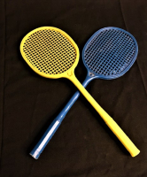 YERLİ  2 ADET SARI LACİVERT FENERBAHCE  BADMİNTON SERT  PLASTİK RAKET COCUK OYUN