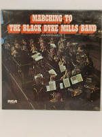 MARCHING TO THE BLACK DYKE MILLS BAND UZUN CALAR 33 DEVİR LP PLAK ORJİNAL KABINDA ORJİNAL BASKISIDIR