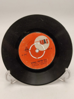 ORHAN ŞENER SENİNLE DÜŞTÜM DİLE-ÇİÇEKLER TAKMIŞ BAŞINA 45 LİK YERLİ PLAK