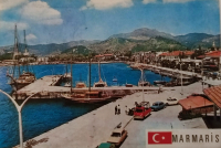 1970 MARMARİS KARTPOSTAL RENKLİ OFSET BASKI ARKASI YAZILI