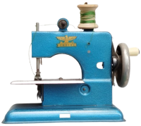 1950 CASIGE MAVİ METAL GERMANY MEKANIK EL CEVİRMELİ OYUNCAK DİKİS MAKİNESİ