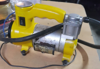 140 psi basınclı metal govde italyan oto lastik sisirme  hava komprasor analog  ibre gostergeli ikaz lambalı 12 volt