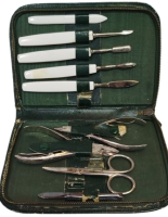 1950-60 DÖNEMİ ORİJİNAL YEŞİL DERİ FERMUARLI MANİKÜR PEDİKÜR SETİ 10 PARÇA TAM TAKIM LÜKS KOLEKSİYONLUK