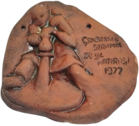 CANAKKALE SERAMİK  20 YIL HATIRASI 1977  SERAMİK ÇARKIN BAŞINDA ELLERİYLE ÇAMURA ŞEKİL VEREN USTA