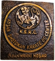 1970 HAKKI KOŞAR K.S.K.C. SHOTOKAN KARATE-DO CENTER 5. DAN ANTİKA METAL DUVAR PLAKETİ BAKIR ROLYEF