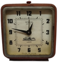 1960 SERKİSOF MEKANİK MASA SAAT ANTIKA SERKISOF DEMIRYOLLARI HATIRASI 4 JEWELS KURMALI MASA SAATI