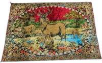 1970 TAMAMI EL TEZGAH DOKUMA ÜZERİNDE ORMANDA GEYİK VE  CEYLANLAR TEMALI RESMİ BULUNAN FLOŞ SACAKLI DUVAR HALISI