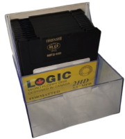 1990 MAXELL VE LOGIC MARKA VINTAGE 3.5 INC DISKET SETI KUTULU VE MUHAFAZALI KOLEKSIYONLUK KUTUSUNDA13 ADET