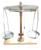 ANTİKA SÜPER TEKNİK MARKA HASSAS ECZACI VE KUYUMCU TERAZİSİ PİRİNÇ GÖVDELİ KOLEKSİYONLUK NADİR PARÇA