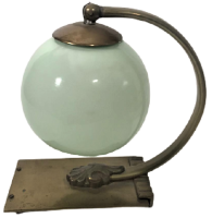 1920 ANTİKA ART DECO DÖNEMİNE AİT BİR OPALİN CAMLI MASA LAMBASIDIR BRONZ AYAK LAMBA