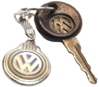 1960 ORİJİNAL VİNTAGE VOLKSWAGEN VW BEETLE TOSBA ANAHTARI VE ÖZEL LOGOLU KOLEKSİYONLUK ANAHTARLIK