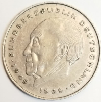 ALMANYA FEDERAL CUMHURİYETİ TARAFINDAN 1970 YILINDA BASILMIŞ ORİJİNAL 2 DEUTSCHE MARK MADENİ PARASIDIR.
