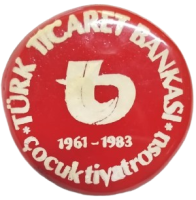 1983 ÜRETİMİ TÜRK TİCARET BANKASI ÇOCUK TİYATROSU 1961-1983 ANISINA ÖZEL KOLEKSİYONLUK YAKA ROZETİ.