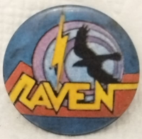 1980 HEAVY METAL MÜZİK  RAVEN ORJINAL DONEM ON TARAF BOMBELİ YAKA ROZETİ