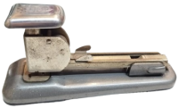 1950 USA ARROW 202 VINTAGE AMERIKAN URETIMI AĞIR HİZMET TİPİ ANTİKA TEL ZIMBA MAKİNESİ AMERİKAN
