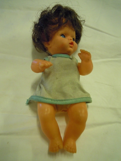 ELBİSELİ UFAK OYUNCAK BEBEK 