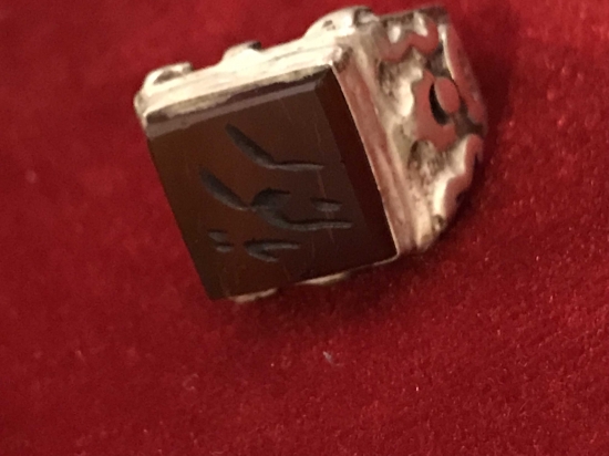 AKİK EL KAZIMA ÜZERİ YAZILI TAŞLI HAS SAF GÜMÜŞDEN  KAPALICARŞI HAMPAR USTA İŞCİLİKLİ YÜZÜK 