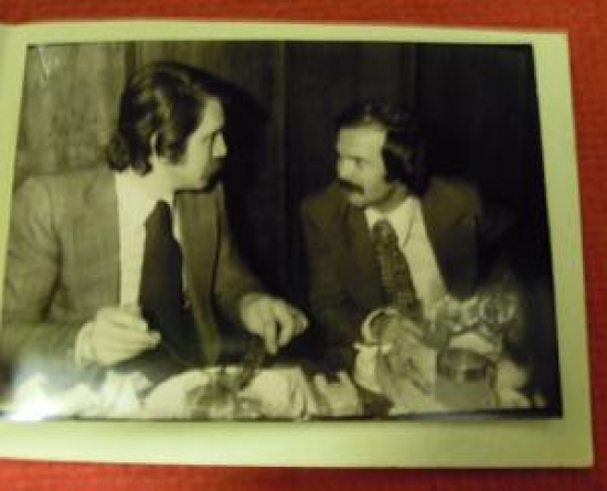 KARTON KAPAKLI SİYAH BEYAZ ANI FOTOGRAFI BURÇAK TARABYA RESTORAN BAR APERATİF TÜRKİSH SHOW FOTO SERVİSİ TARABYA, KEFELİKÖY CAD. NO. 156 