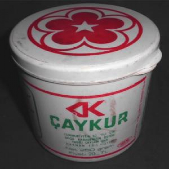 ÇAYKUR CUMHURİYET ÇAYI 50.YILA ÖZEL PLASTİK KAPAKLI KUTU 