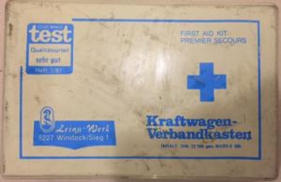 1970 ARACLAR İCİN ALMAN MALI KUTUSUNDA İLK YARDIM ECZA ÇANTASI HES KRATWAGEN VERBAN KASTEN SAGLIK YARDIM KİTİ 