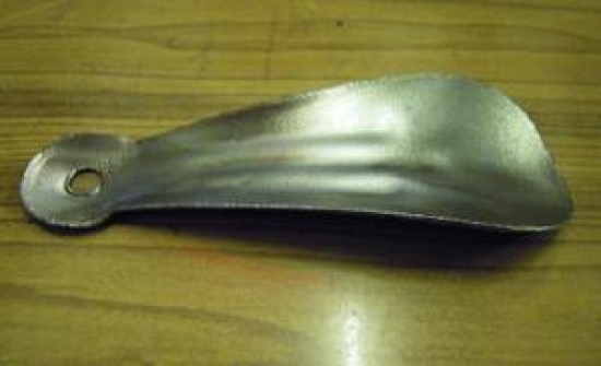  AYAKKABI GİYERKEN KULLANILAN ÇEKECEK KERETA METAL