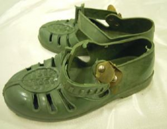 YEŞİL ÇOCUK YAZLIK LASTİK MANDALLI AYAKKABI 19 - 20 BEDEN AYAK KABI 