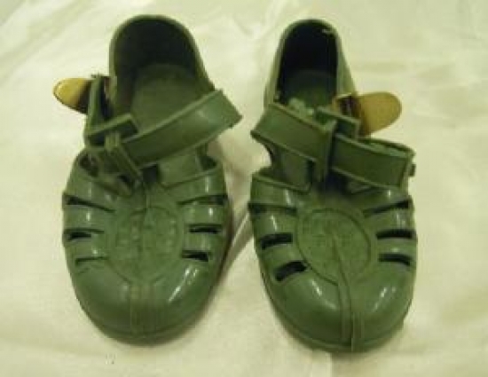 YEŞİL YAZLIK ÇOCUK YANDAN MANDALLI 23 - 24 NUMARA ÇOCUK AYAK KAPI 