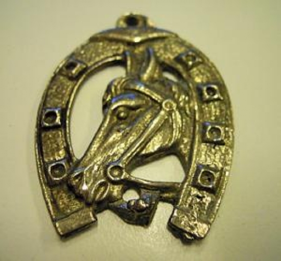 DÖKÜM AT NALI UĞUR VE NAZARLIK