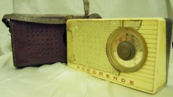 1961 NORDMENDE MİCROBOX TRANSİSTOR 2 DALGA PİLLİ DERİ KAPLI RADYO 