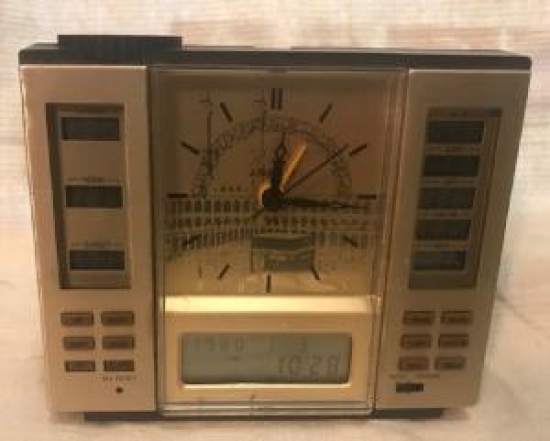 BEŞ VAKİT EZANLI UYARMALI SESLİ NAMAZ SAATİ DÜNYA SAAT KIBLE GÖSTERGELİ 