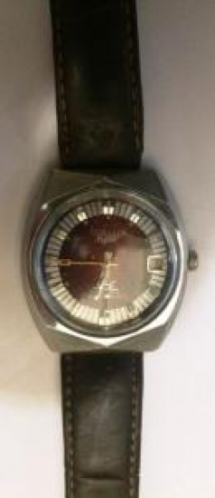 VİALUX İSVİCRE MALI DAKİK KURMALI TAKVİMLİ DERİ KAYIŞLI METAL KASA KOL SAATİ 