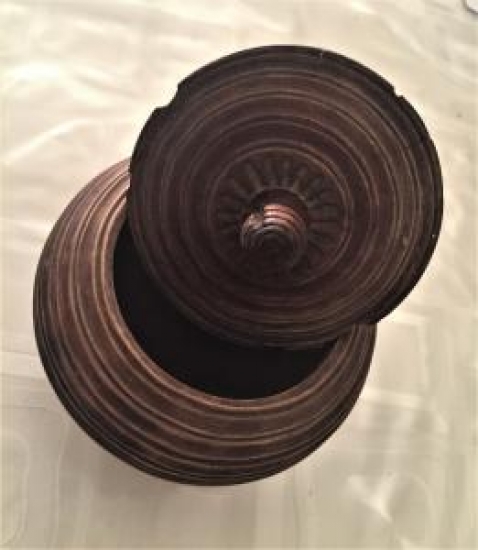 TEKKE İŞİ AHŞAP KAPAKLI EL YAPIM ŞEKERLİK 