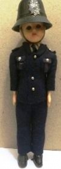 GÖZLERİ AÇILIP KAPANAN İNGİLİZ POLİS ELBİSELİ OYUNCAK 