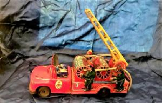 TENEKE NEKUR İTFAİYE ÇAKMAK TAŞLI MODELİ ACILAN MERDİVENLİ OYUNCAK ARABA 