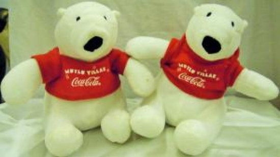 YENİ YIL İÇİN YAPILMIŞ COCA COLA PELUŞ AYI 2 ADET MUTLU YILLAR 