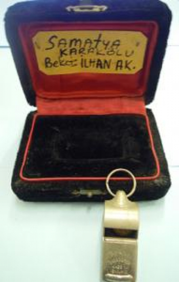 THE AMCE THUNDERER MADE İN ENGLAND DÜDÜK SAMATYADA EMEKLİ OLAN GECE BEKÇİSİ İLHAN AK ' A VERİLMİŞ 