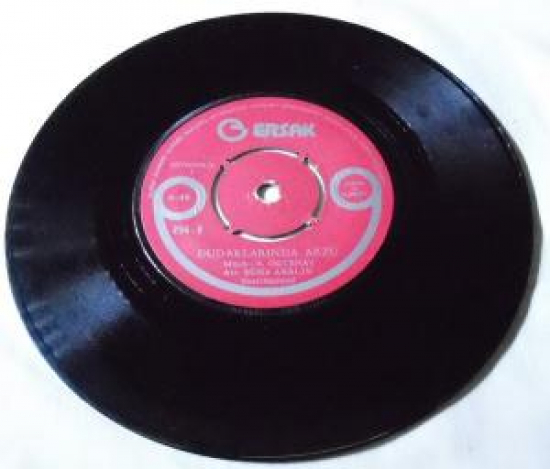 ERSAK A-ZÜLEYHA B-DUDAKLARINDA ARZU 45 LİK PLAK 