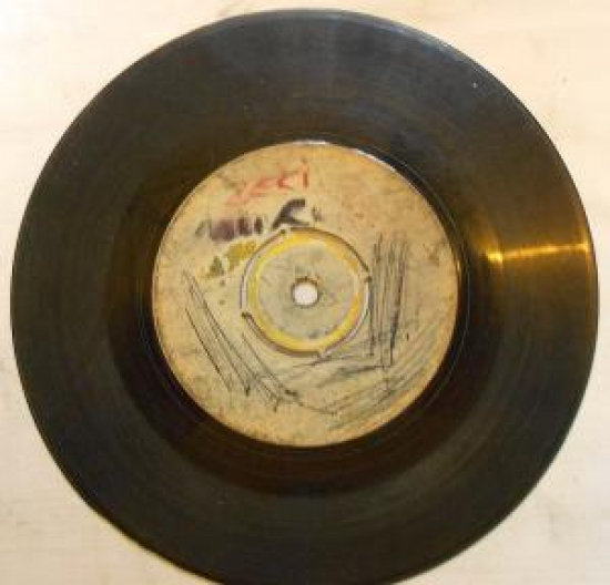 ÜZERİNDE SADECE ZEKİ YAZAN 45 LİK PLAK 