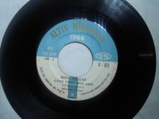 1966  ALTIN MİKROFON MAVİ IŞIKLAR  ÇAYIR ÇİMEN GEZE GEZE  PINAR BASI