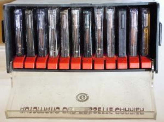 OTO KASET KUTUSU 12 Lİ MEKANİK OTOMATİK KASET ÇIKARTMA MUHAFAZA KAPAKLI 