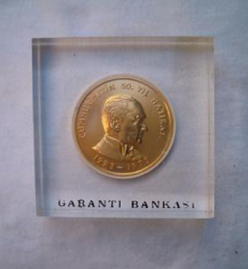CAM KAGIT AĞIRLIĞI TÜRKİYE GARANTİ BANKASI 1946 CUMHURİYETİN 50. YIL HATIRASI 1923 - 1973 GARANTİ BANKASI KAĞIT AĞIRLIĞI 