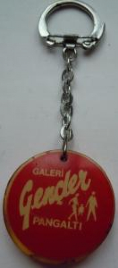 GALERİ GENÇLER YAZILI POLİKARBON ŞEFFAF KIRMIZI ANAHTARLIK 