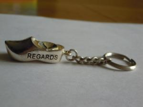 GÜMÜŞ AYAKKABI FORMUNDA SAYGILARIMIZLA ANAHTARLIK HOLLANDA HATIRASI 