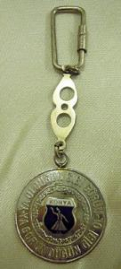 YA OLDUĞUN GİBİ GÖRÜN YA GÖRÜNDÜĞÜN GİBİ OL KROM METALMİNELİ ANAHTARLIK 