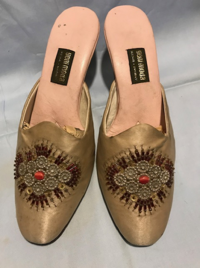 PENBE TOPUKLU TAŞ BONCUK İŞLİ KÖSELE GELİN TERLİK