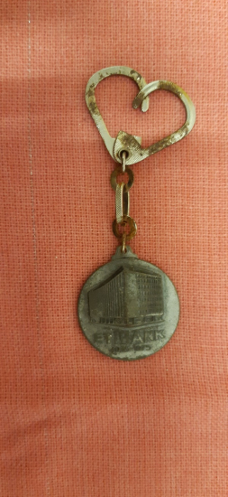 40 BAŞARILI YIL ETİ BANK 1935 - 1975 METAL  ANAHTARLIK 